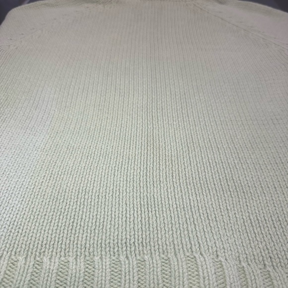 Vintage GAP Women's Turtle Neck Sweater - Soft Green - Picture 5 of 7